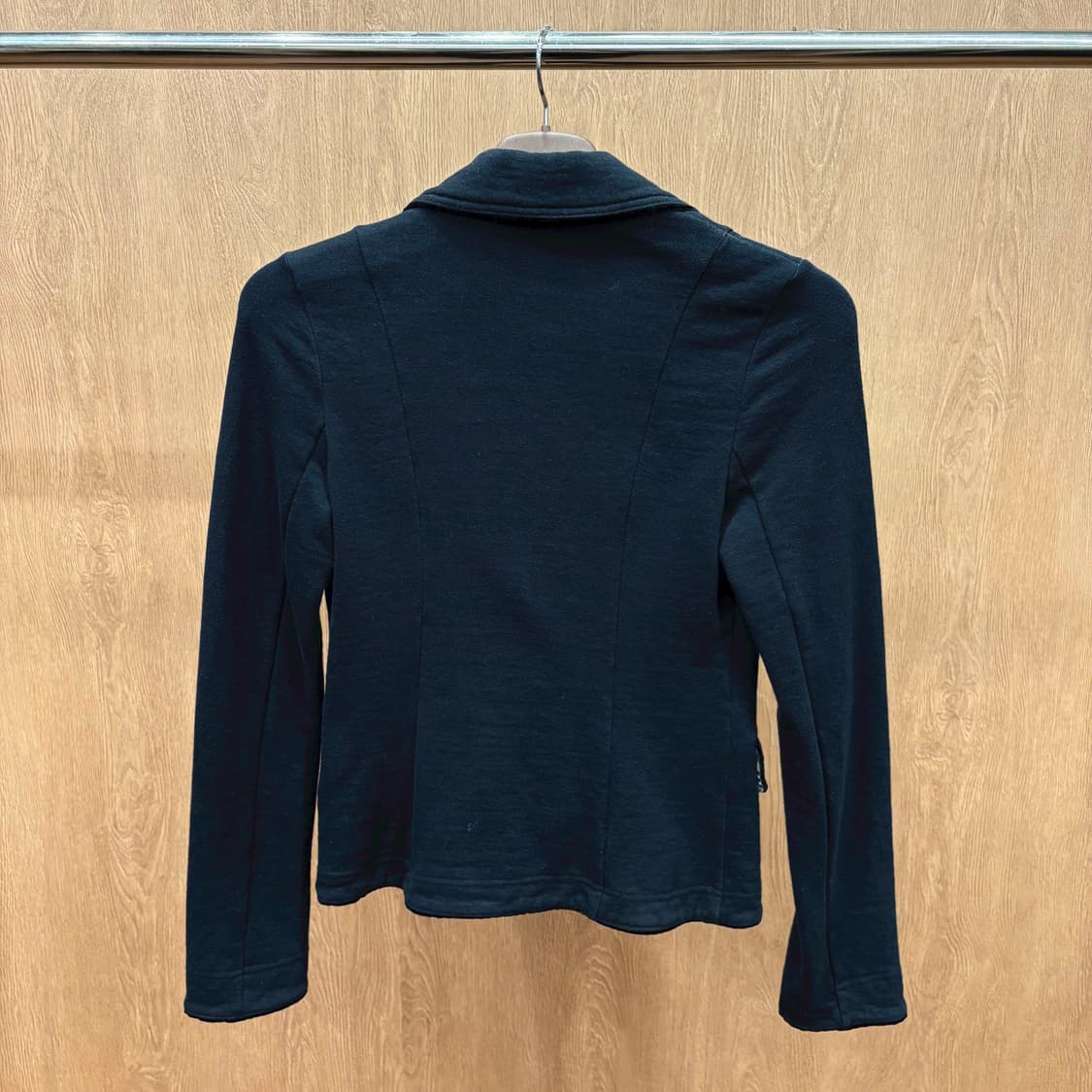 버버리 블루 라벨 코튼 저지 자켓 벨벳 라인 버튼 플랩 포켓 디테일 블랙 상품이미지3