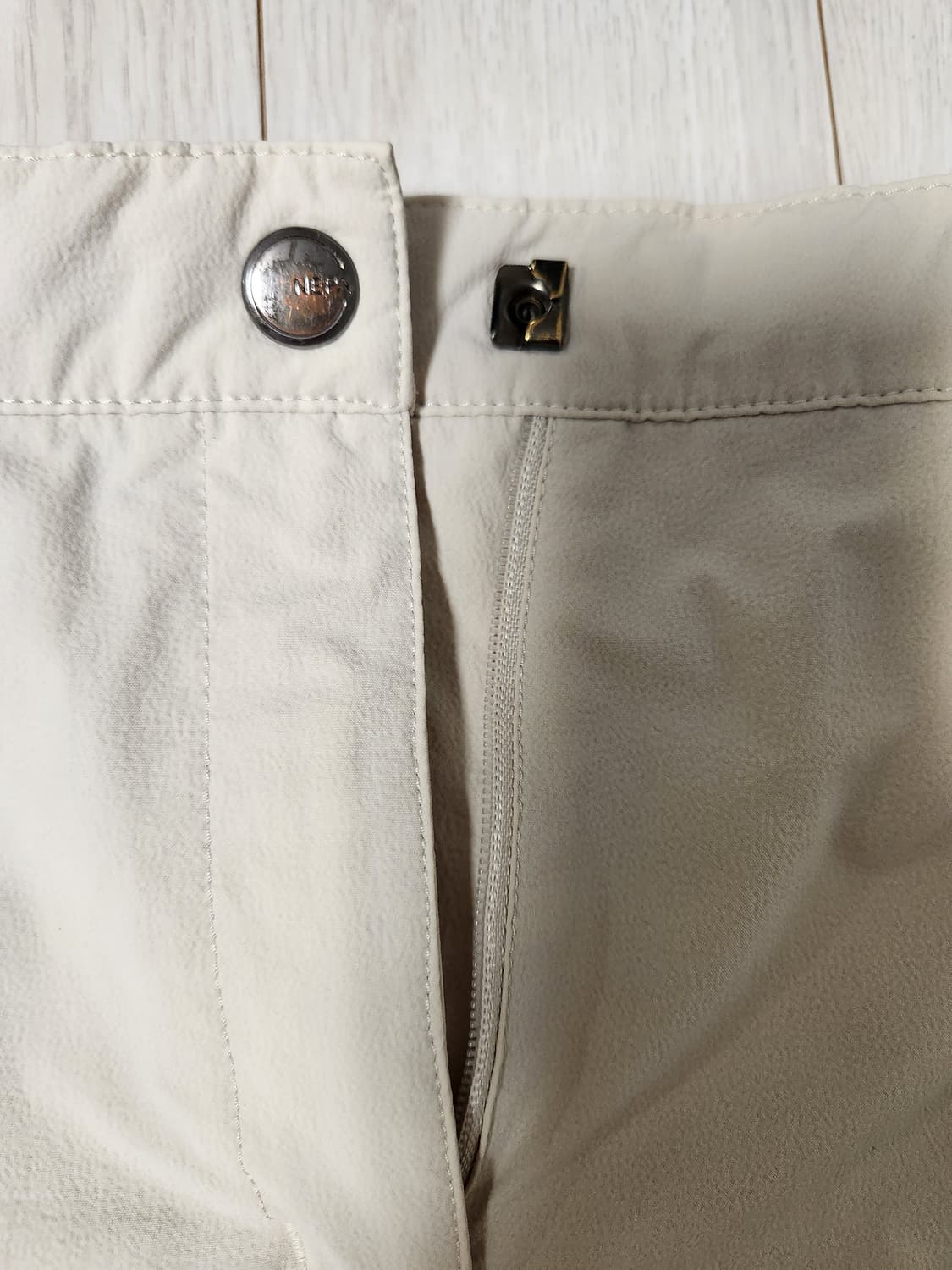 네파 여성 등산바지 사이즈m

오염 하자없이 깨끗해요^^

세탁해뒀어요  상품이미지4