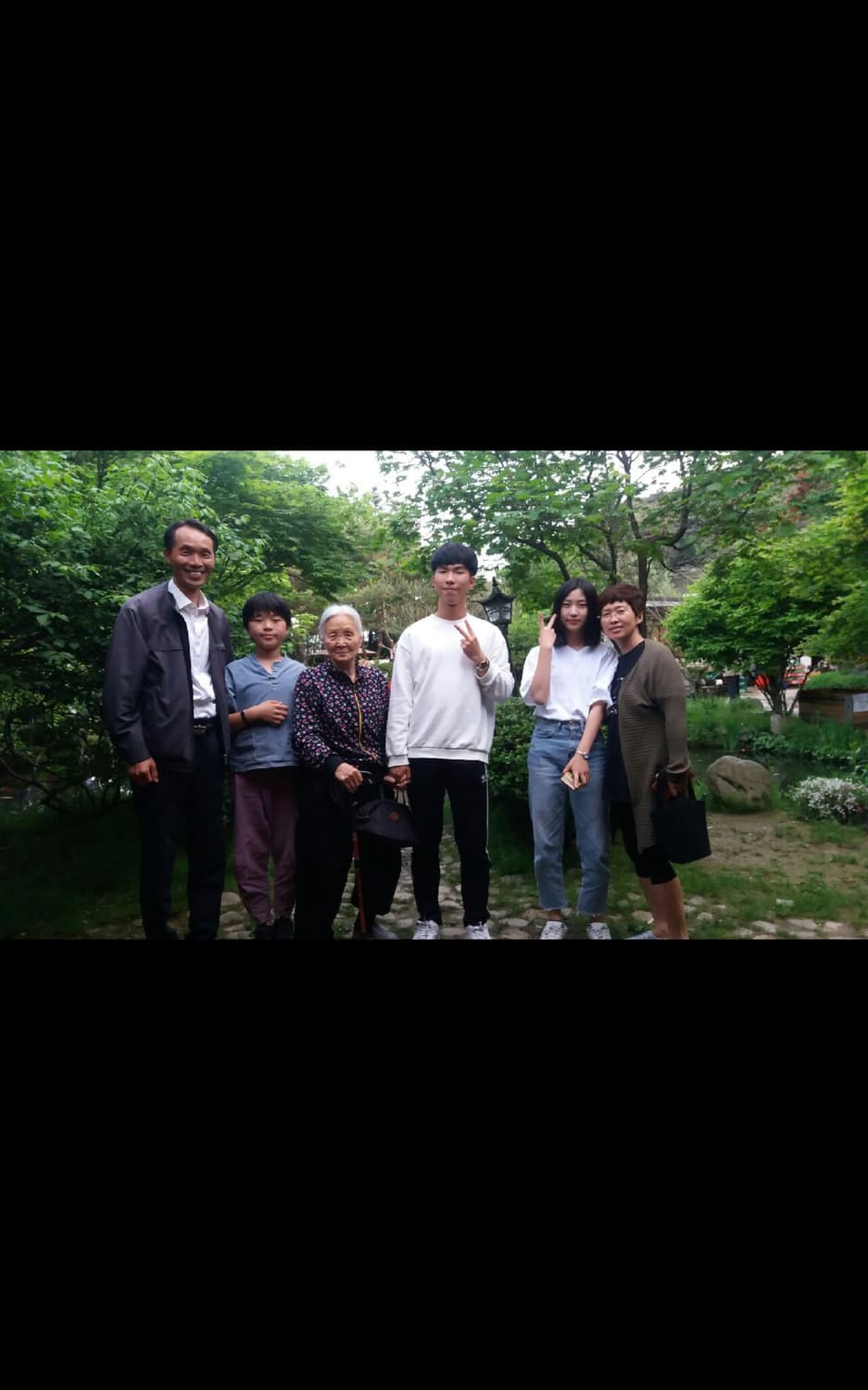 저빼고 할머니돌아가셨고 나머지  사람들 물건 팔아요 상품이미지1