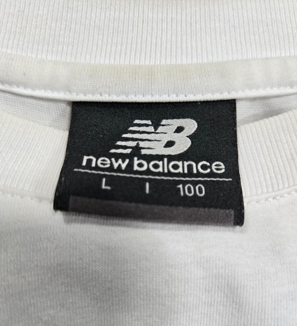 뉴발란스 에센셜 스몰 자수로고 반팔티 100 상품이미지8