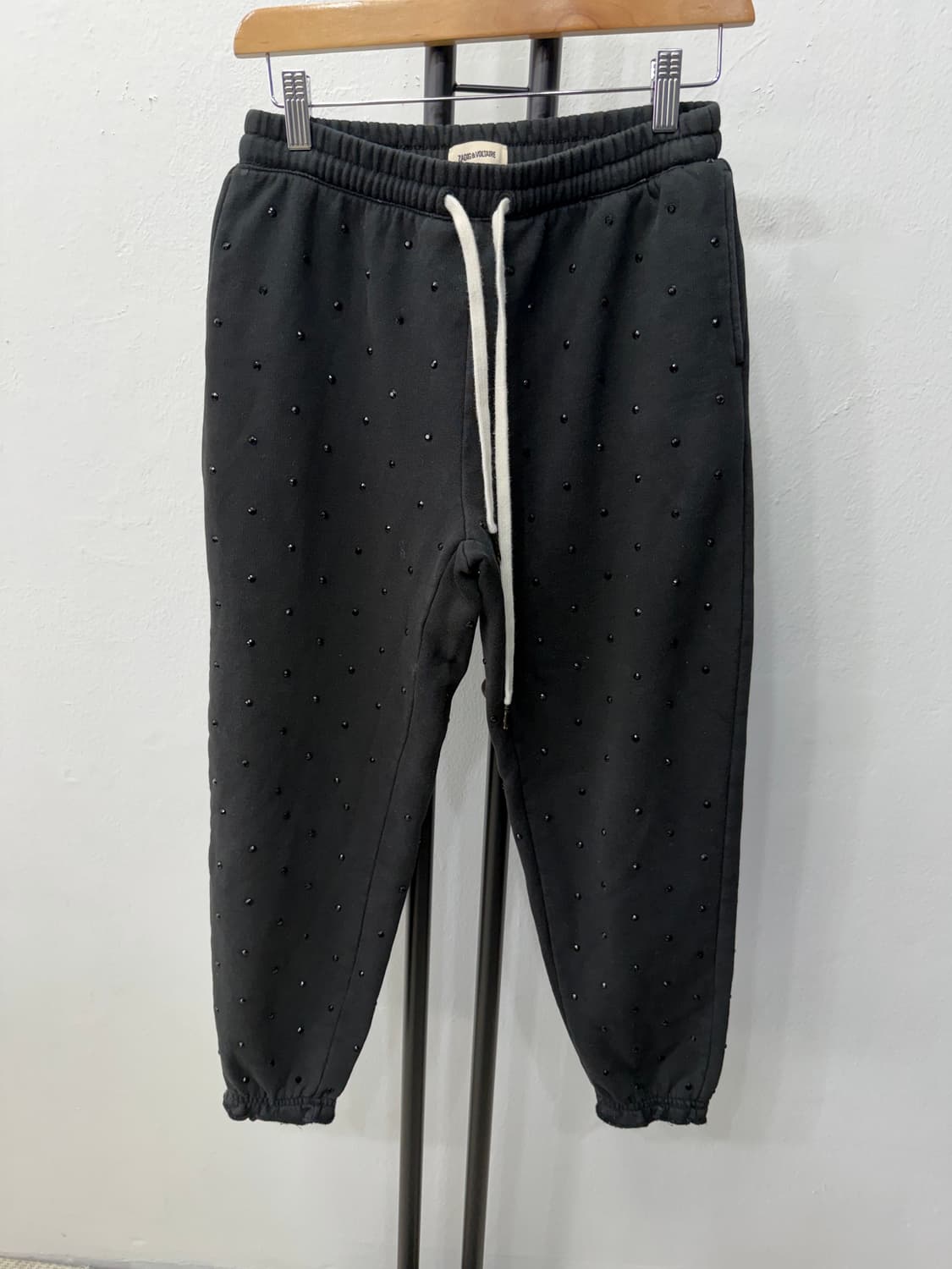 정품) 쟈딕앤볼테르 스톤 장식 조거팬츠 XS 상품이미지1