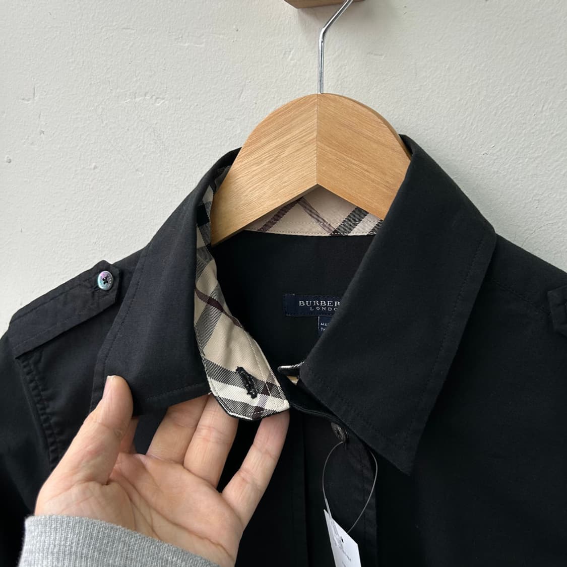 16157 - 버버리 블랙 셔츠 상품이미지3