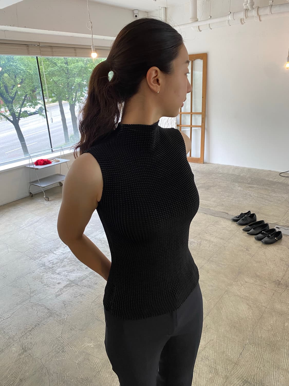 플리츠 터틀넥 슬리브리스 상품이미지5