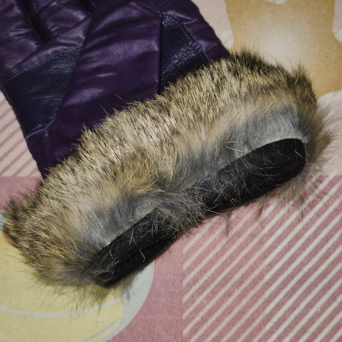 04s 안나수이 퍼플 나비 패디드 레더 장갑 상품이미지10