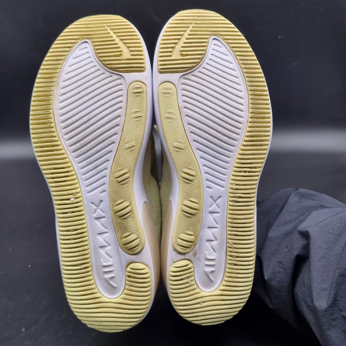 나이키 에어맥스 다이아SE 여성운동화240 상품이미지3