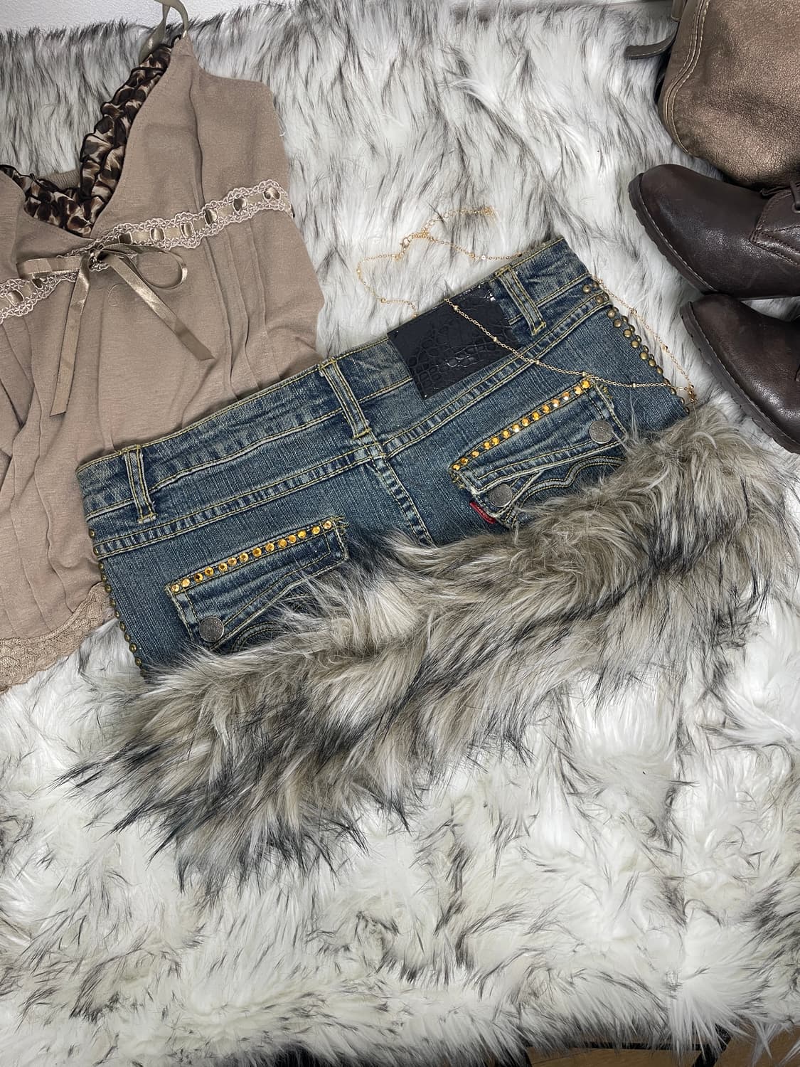 빈티지 퍼 커스텀 스터드 스커트 로우라이즈 상품이미지1