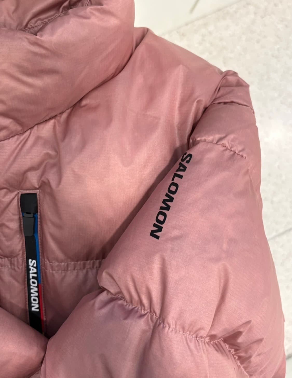 살로몬 패딩 상품이미지3