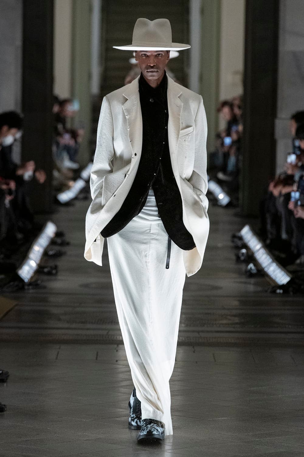 10)솔로이스트 23aw 레터링 더비 상품이미지2