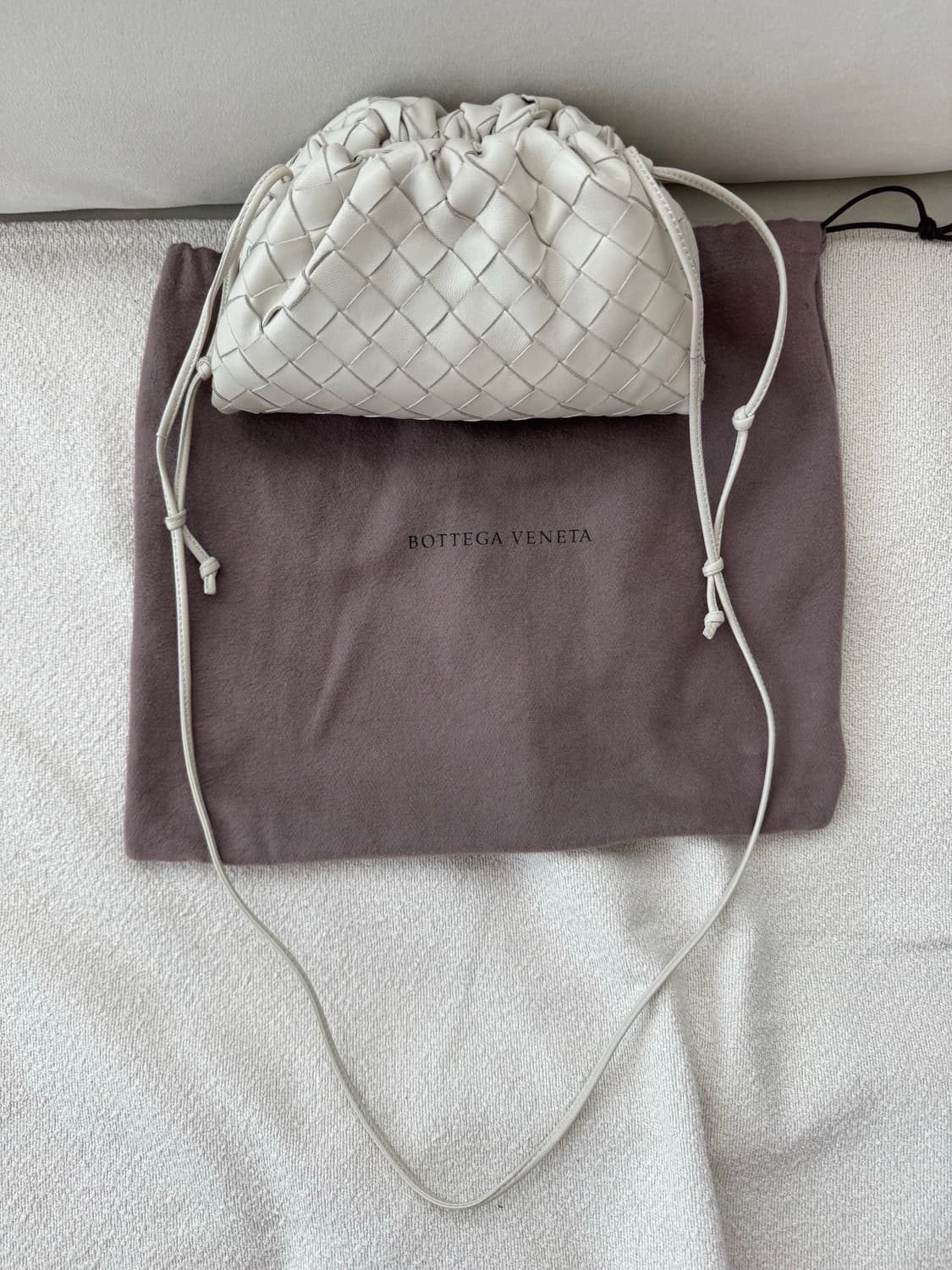 보테가베네타 인트레치아토 미니 크로스백 만두백 상품이미지2