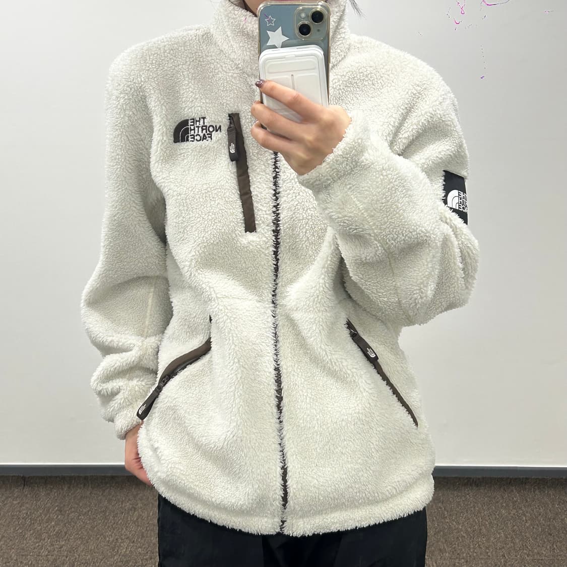 The north face 노스페이스 브라운로고 아이보리 후리스 상품이미지1