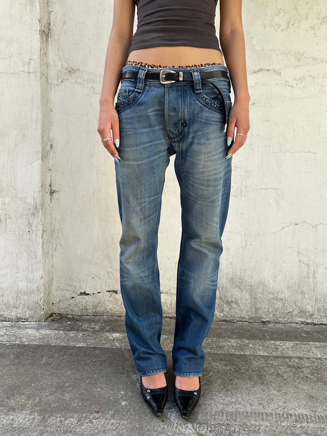 디젤 스터드 데님 팬츠 상품이미지1