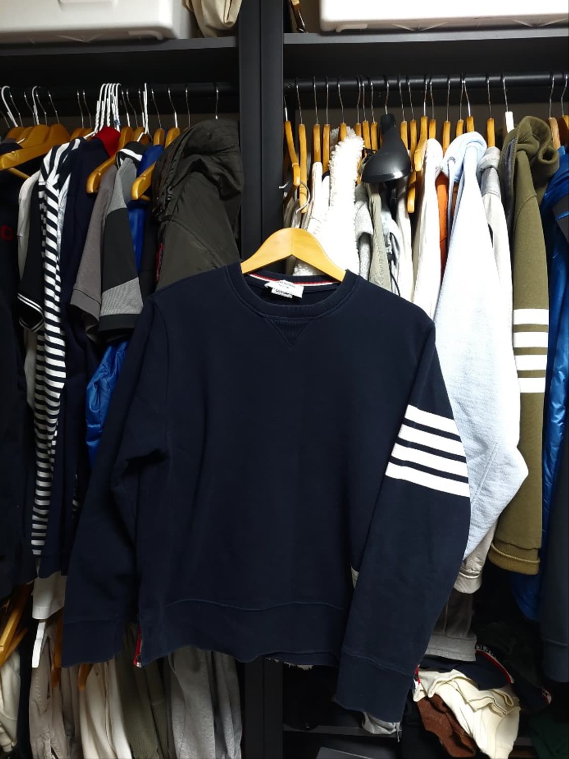 톰브라운 24fw 사선완장 네이비 맨투맨 4사이즈 상품이미지1