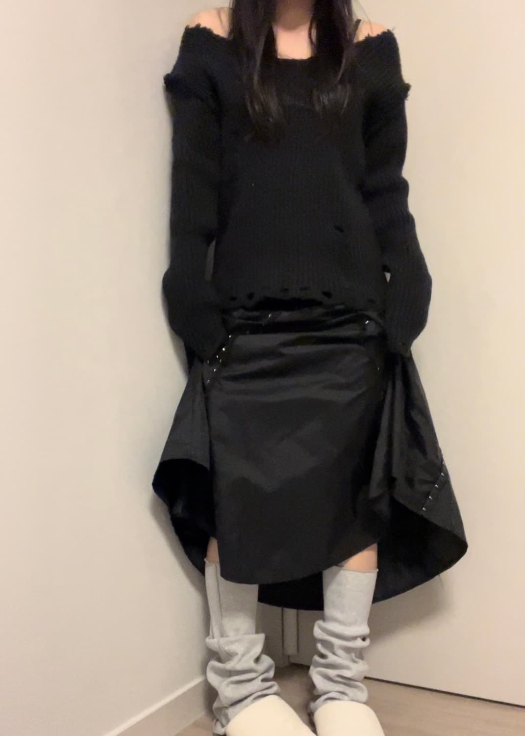 V neck black grunge knit 상품이미지4