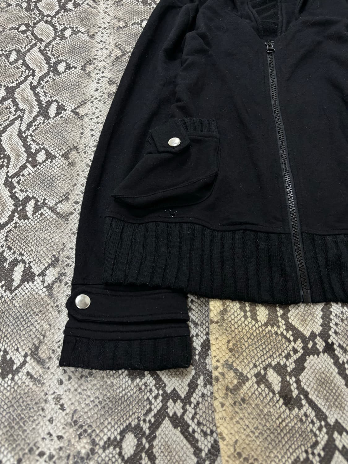 “Vintage” Y2K Mood Black Multi Pocket Ho 상품이미지4