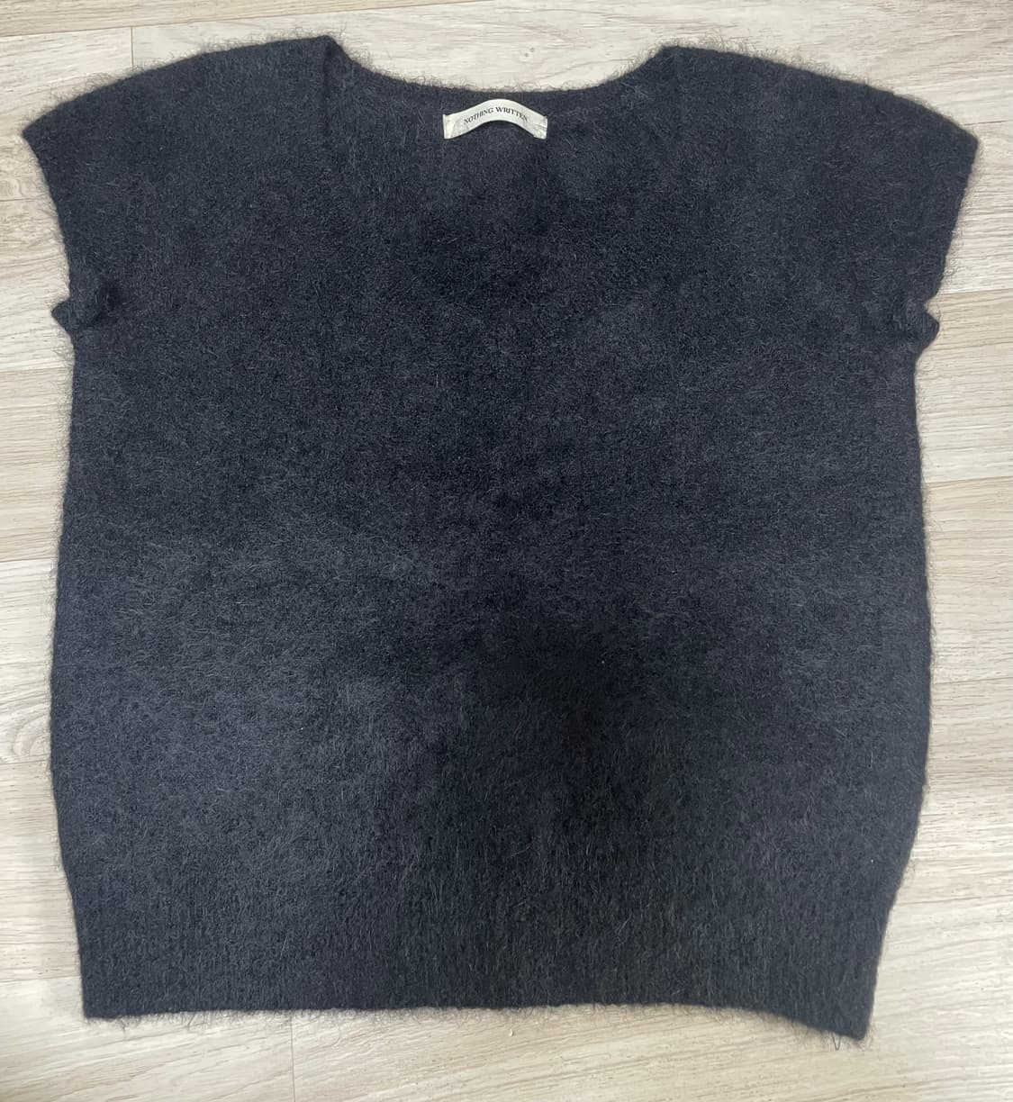 낫띵리튼 시에나 브이넥 니트 블랙 상품이미지2