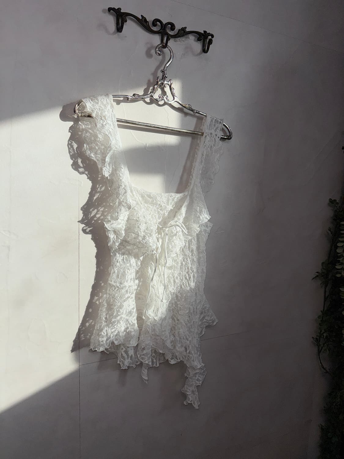 White floral lace unbalanced sleeveless  상품이미지3