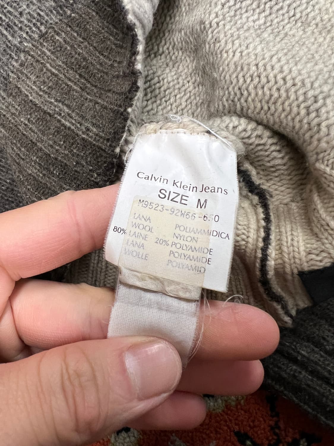 [M] CK JEANS 카키 빈티지 브이넥 니트 상품이미지6