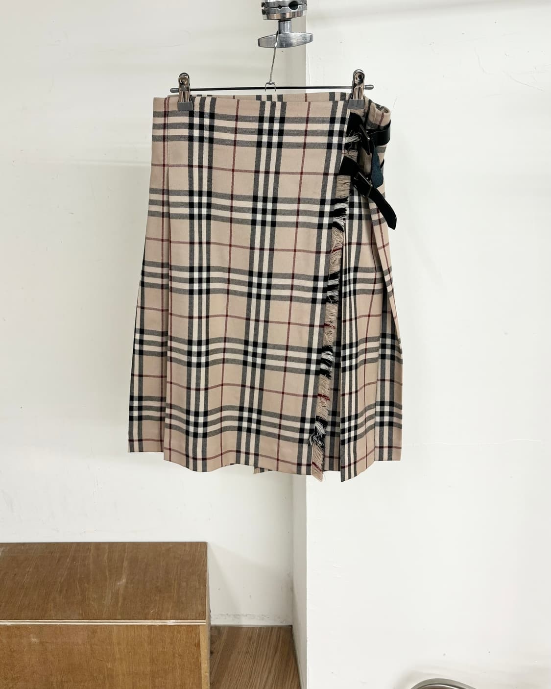 버버리 노바 체크 울 벨티드 랩 스커트 상품이미지1