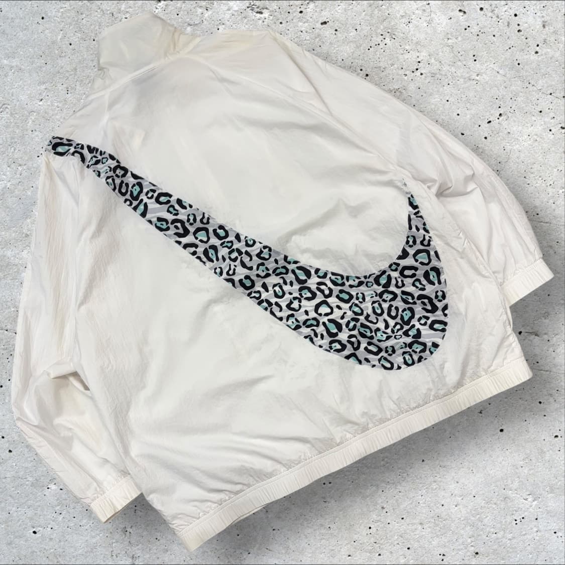 [XL] 나이키 레오파드 스우시 바람막이 화이트 B404 상품이미지2