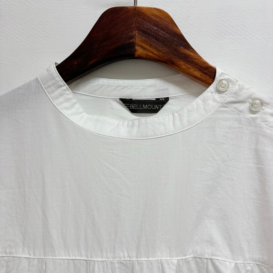 BELLMOUNT 화이트 자수 셔링 모리걸 블라우스 JPN 상품이미지4