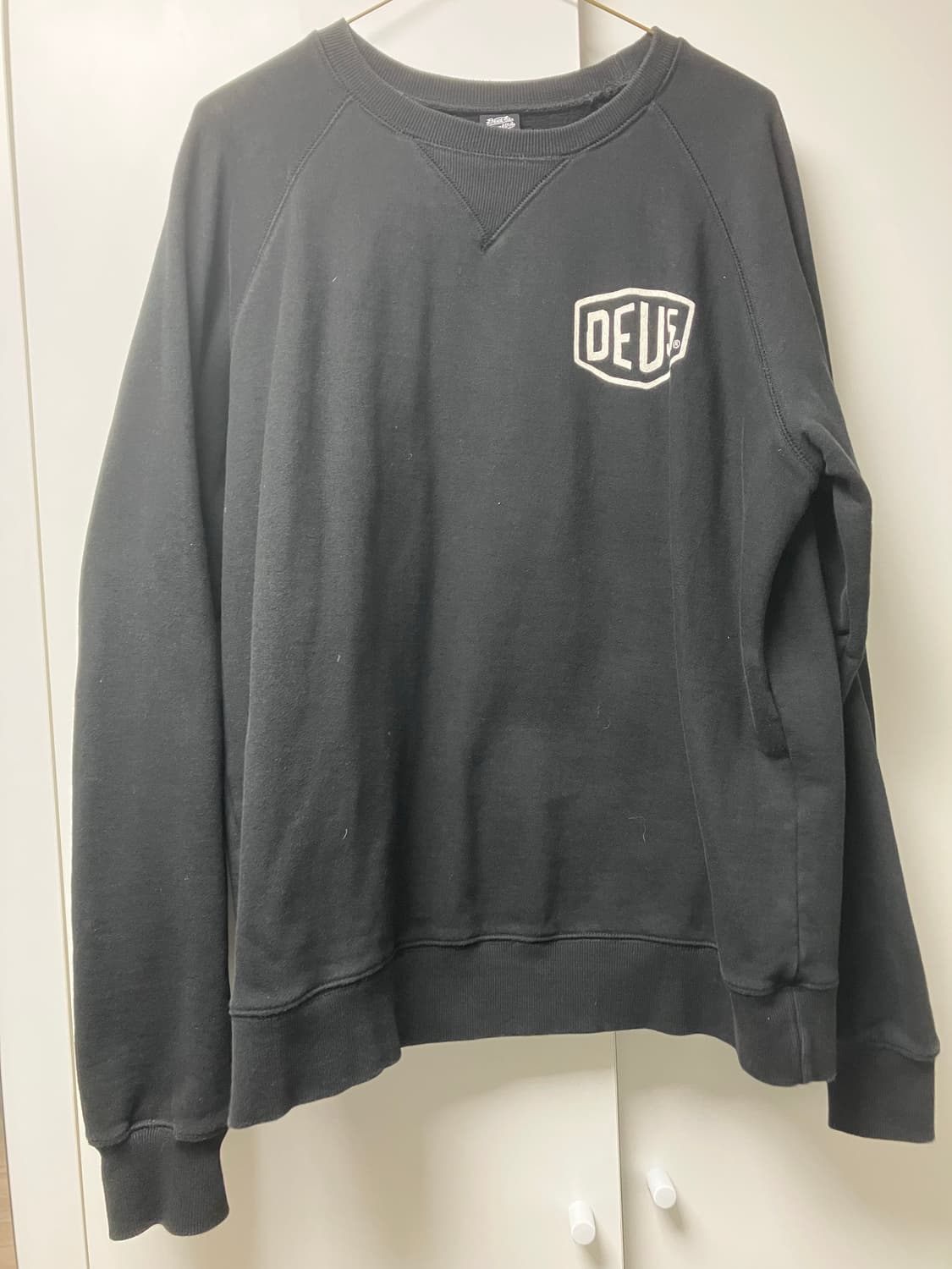 (L) 데우스 엑스마키나 서울 어드레스 블랙 맨투맨 상품이미지1