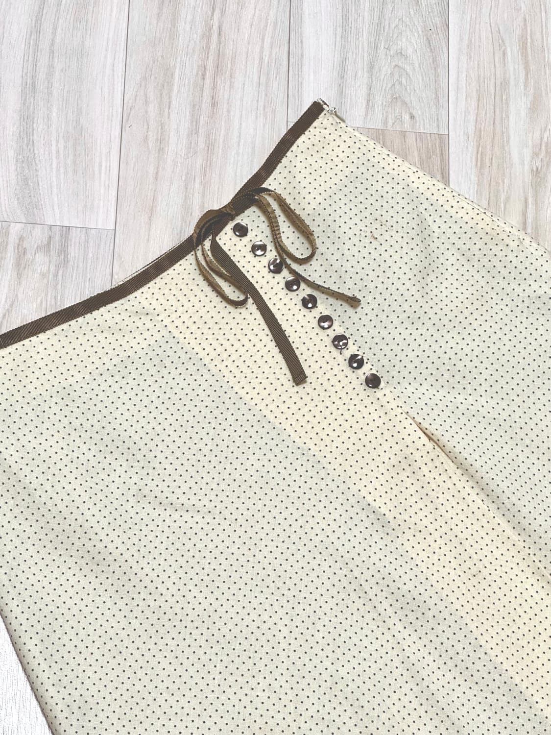 페어리 도트 버튼 리본 미디 스커트 상품이미지2