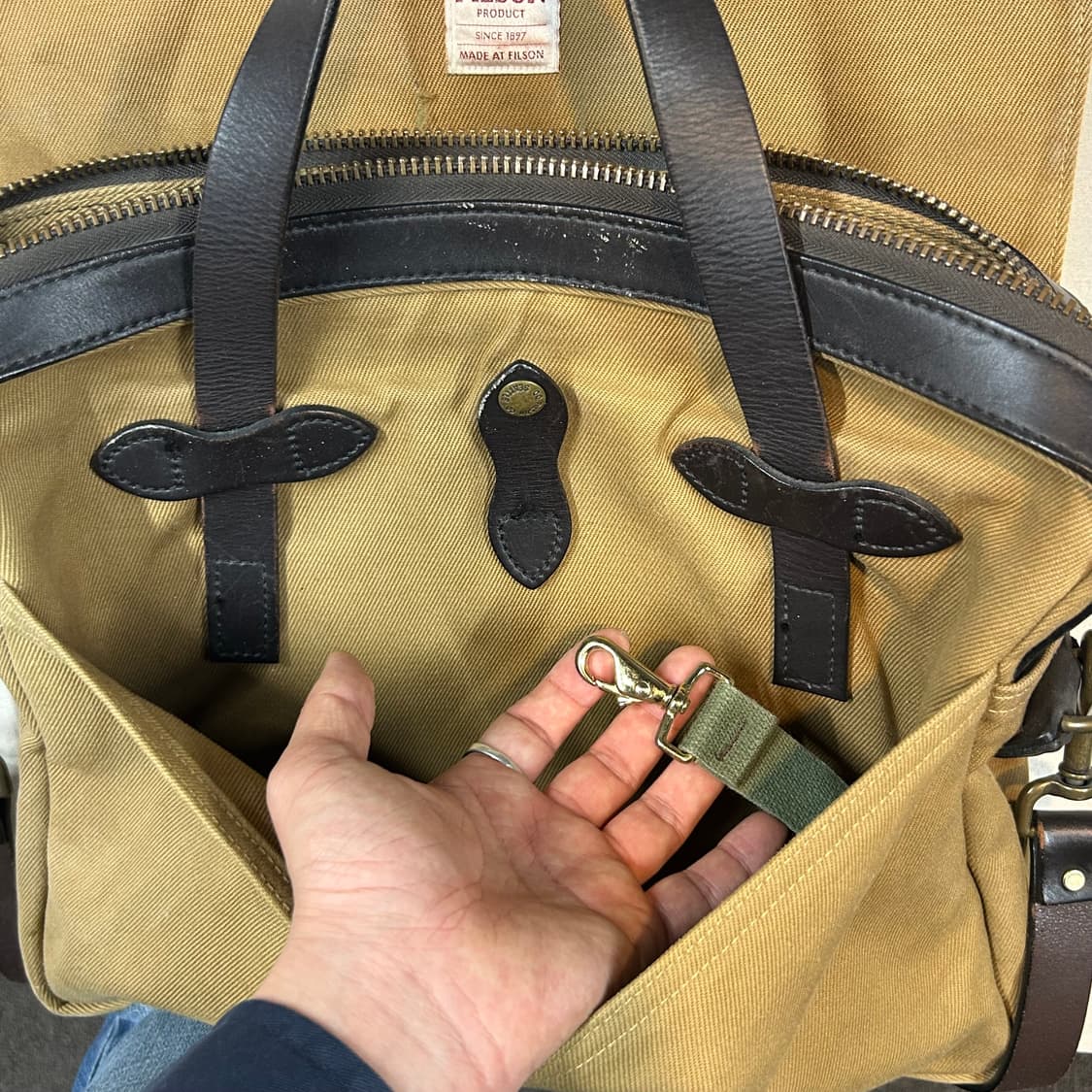 FILSON 필슨 256 탄 브리프케이스 가방 크로스백 겸용 상품이미지4