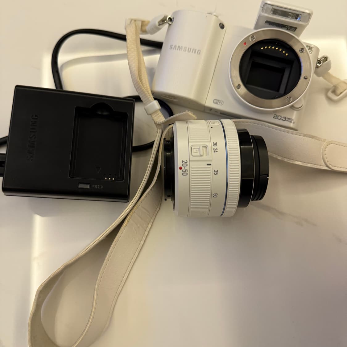 삼성 NX1000 미러리스 카메라 + 20-50mm렌즈 상품이미지2