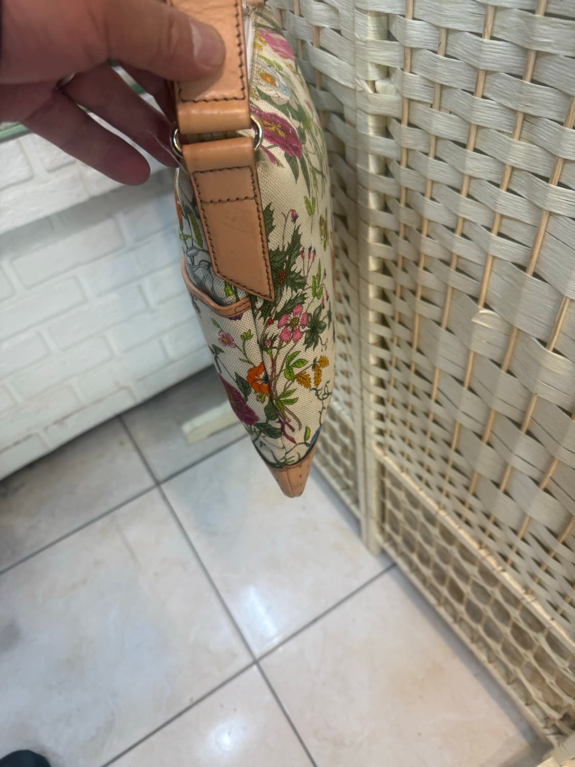 정품 구찌 플로라 페프레이티드 캔버스 크로스백 팝니다 상품이미지3