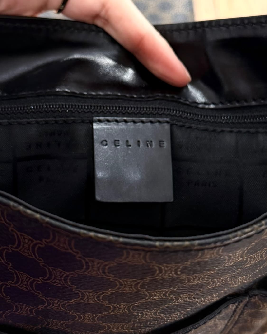 셀린느 브라운 마카담 블라종 크로스백 상품이미지9