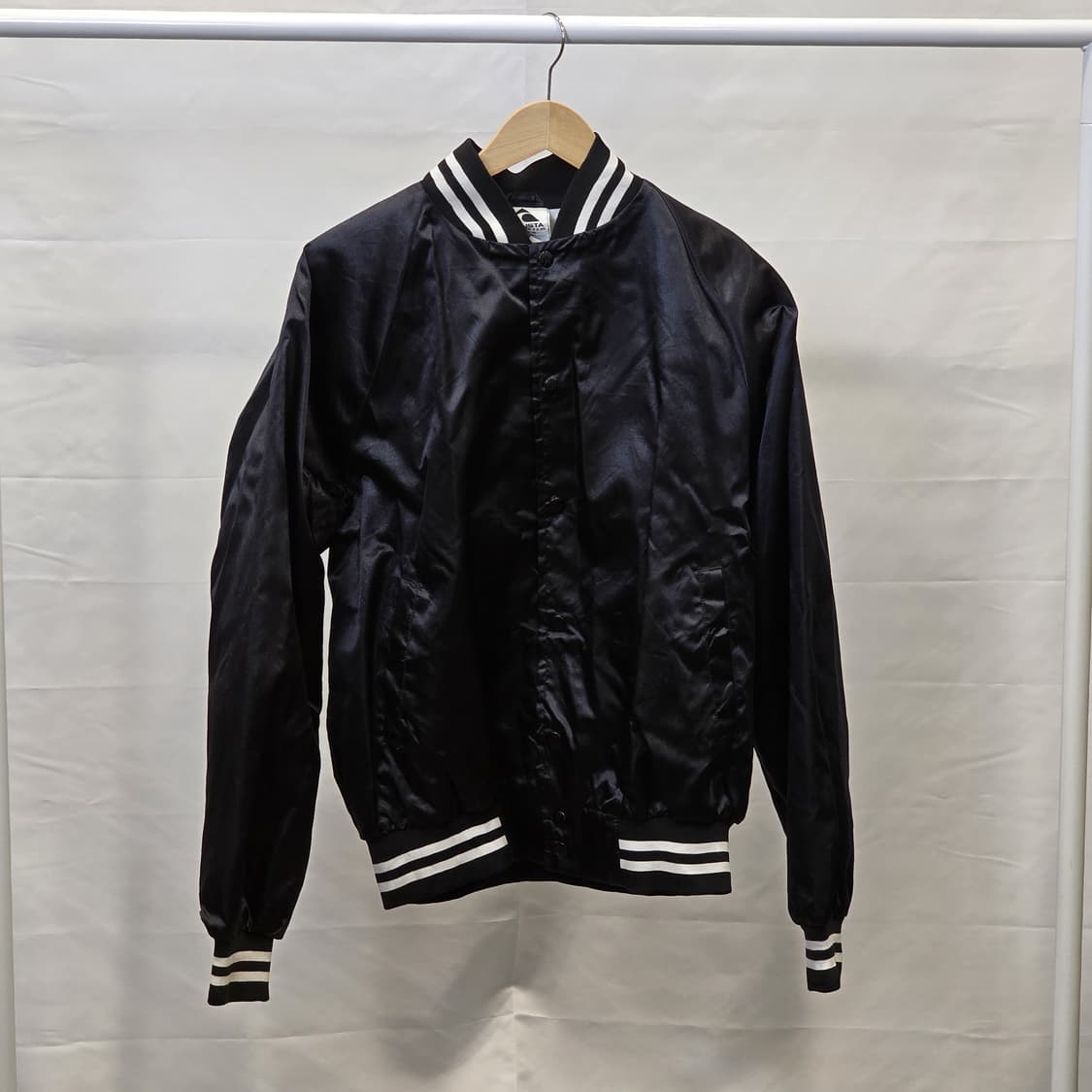 Augusta Sportswear 블랙 새틴 베이스볼 바시티 자켓 M 상품이미지1