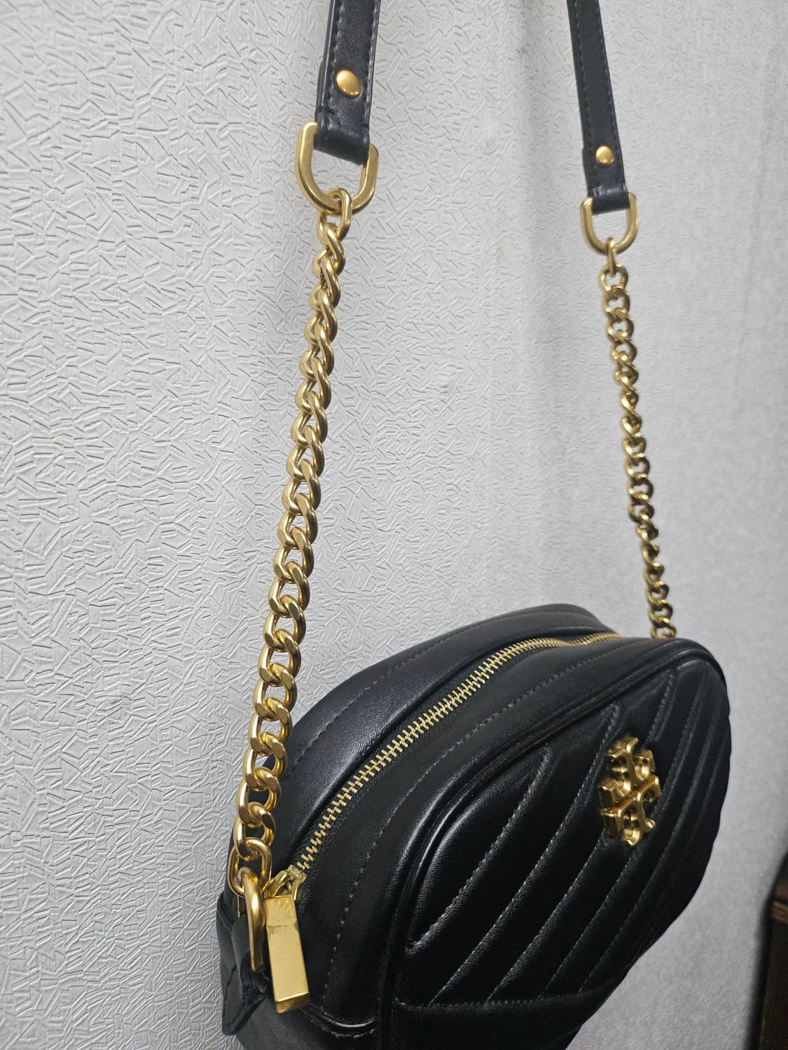 토리버치 키라 쉐브론 카메라백 상품이미지2