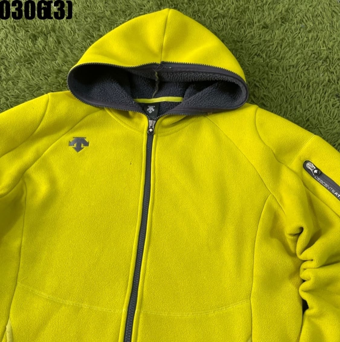 데상트 플리스 자켓 상품이미지2