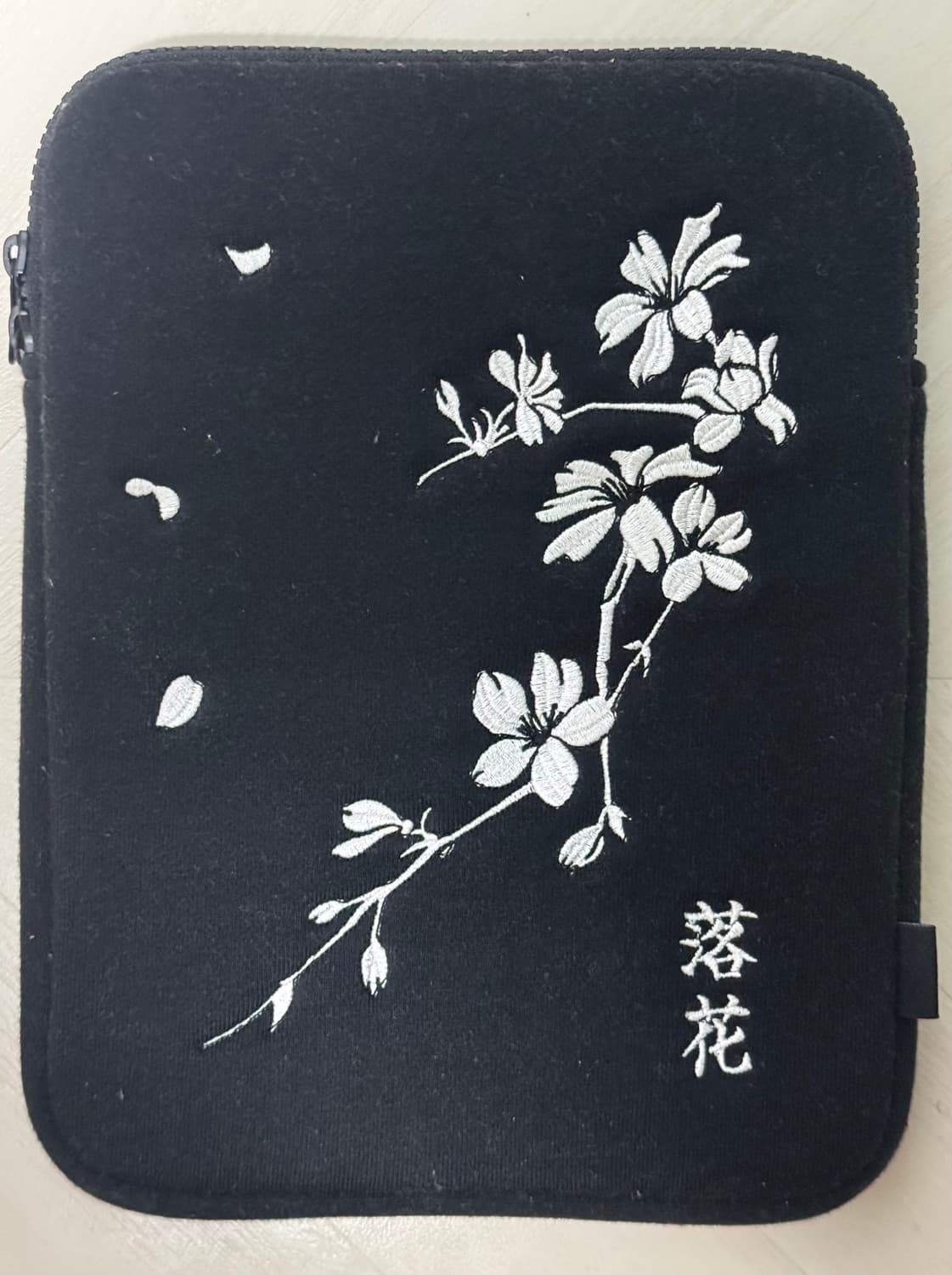 프롬더블유투 낙화 자수 11인치 태블릿 파우치 상품이미지1
