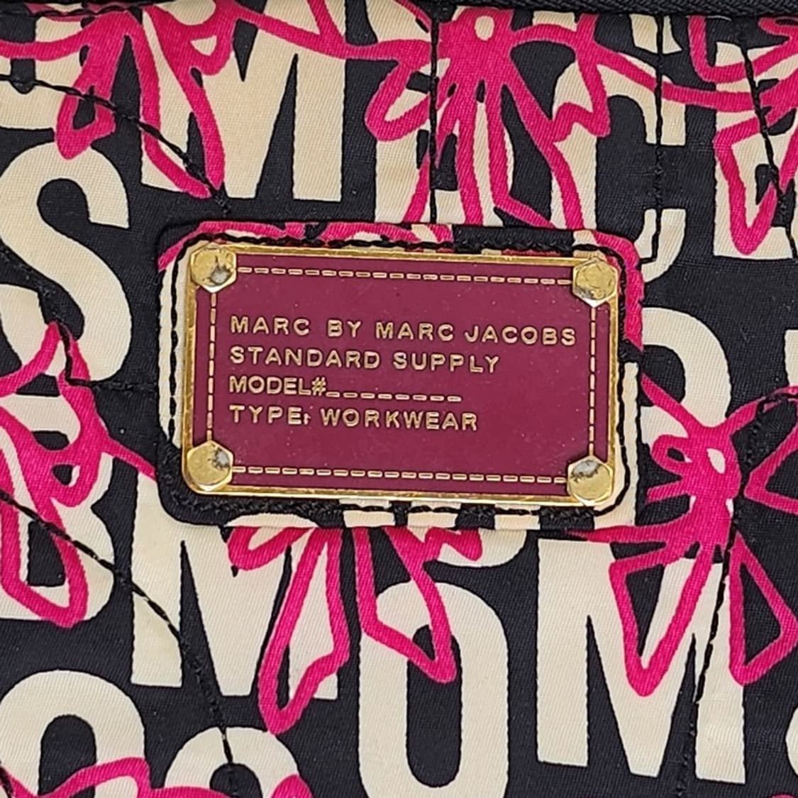 MARC JACOBS 노트북케이스 38x29cm 상품이미지2