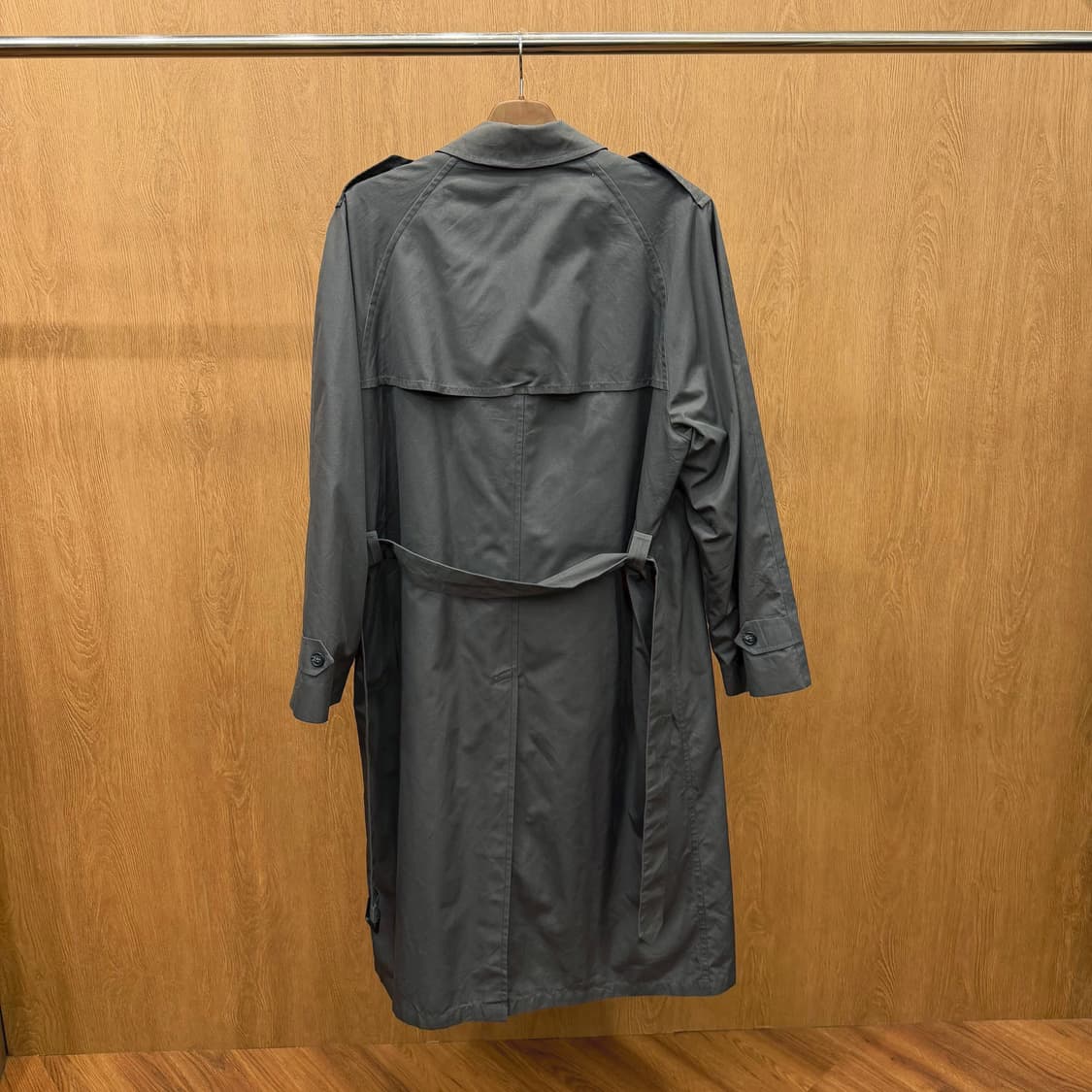 크리스찬 디올 트렌치 코트 더블 브레스트 견장 디테일 레귤러핏  상품이미지3