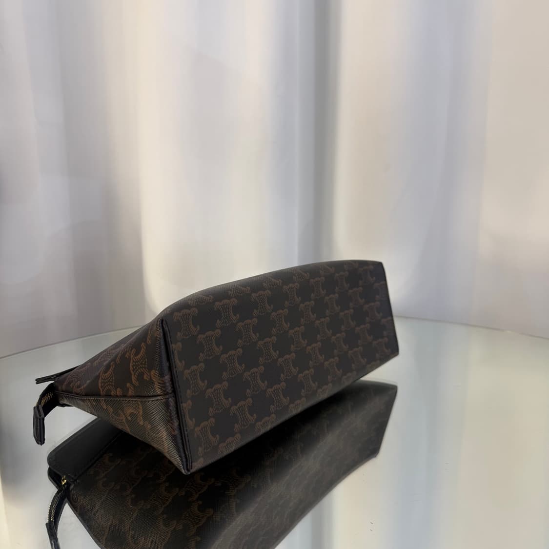 셀린느 포쉐트 트라이앵글 클러치 상품이미지5