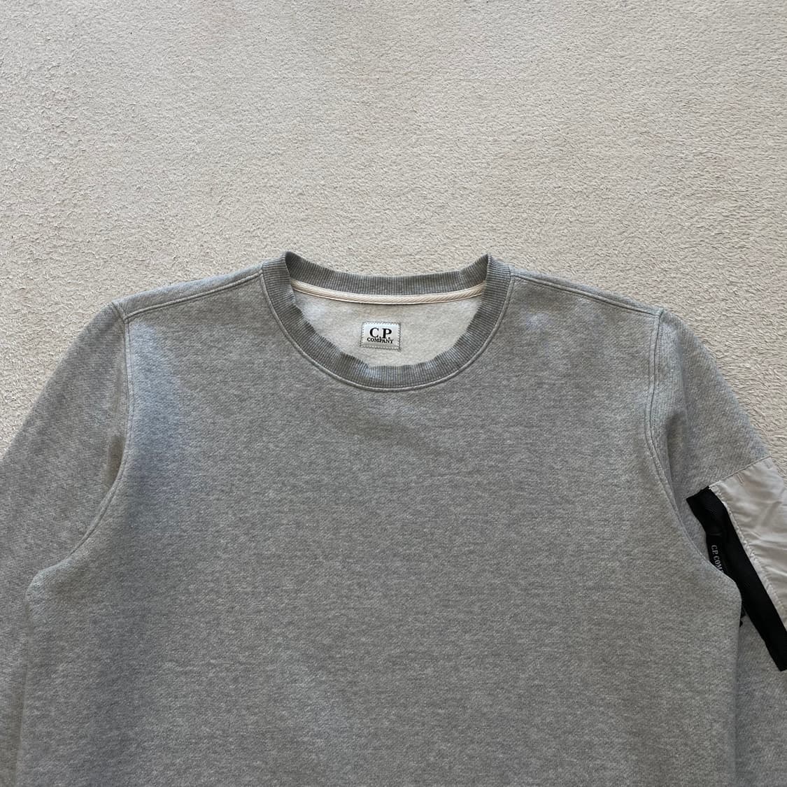 CP 컴퍼니 렌즈 그레이 맨투맨 w2855 상품이미지5