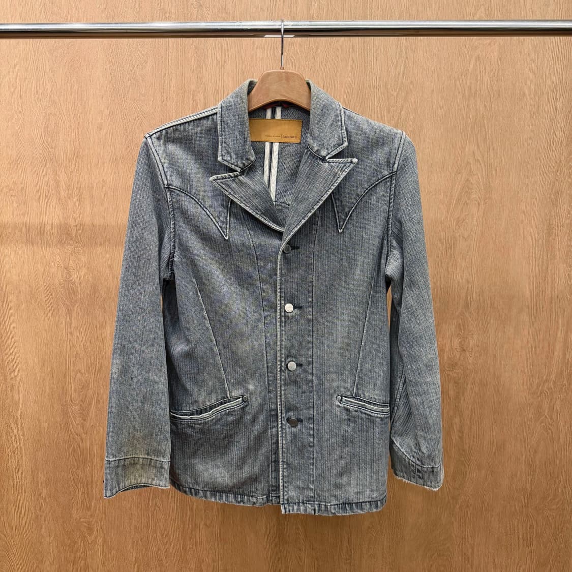 에드윈 데님 자켓 웨스턴 요크 절개 메탈 버튼 디테일 그레이 상품이미지2