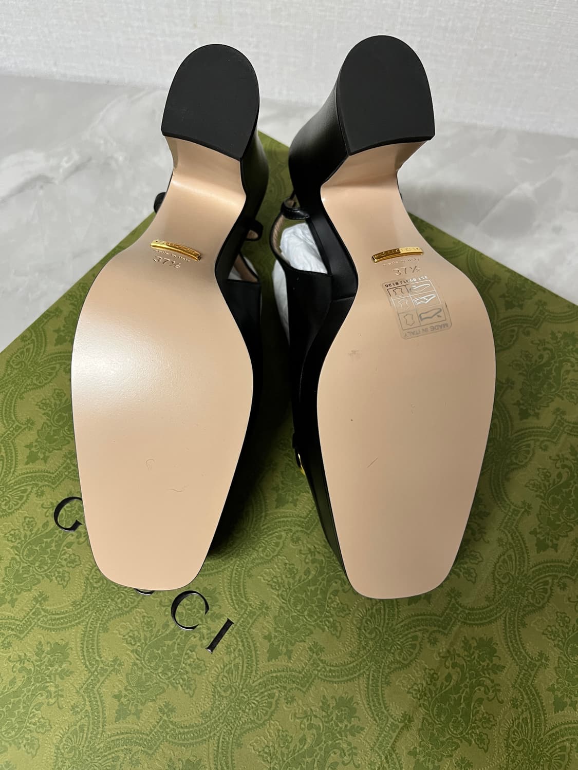 구찌 홀스빗 플랫폼 펌프스 블랙 37반 새상품 상품이미지5