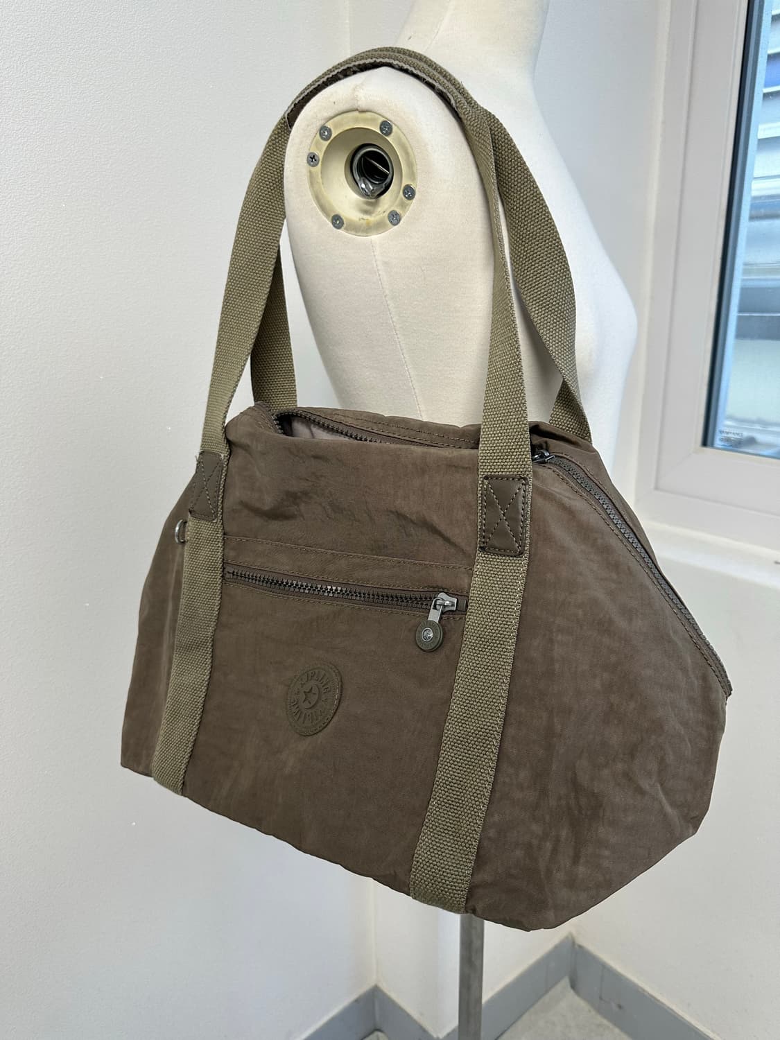 키플링 카키 토트백 상품이미지1