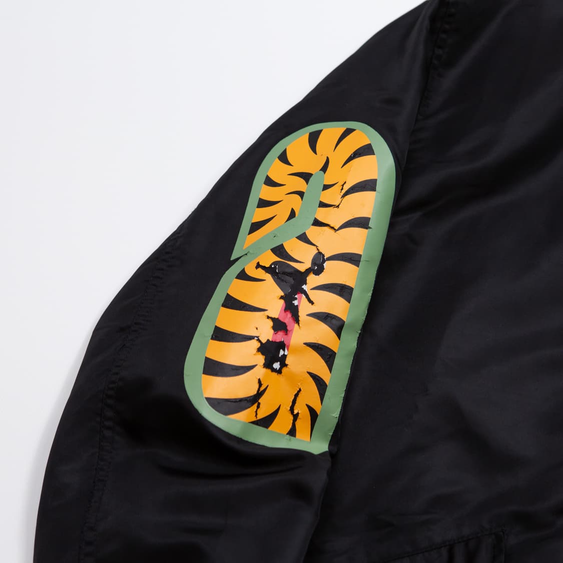 베이프 샤크 MA-1 봄버 자켓 상품이미지4