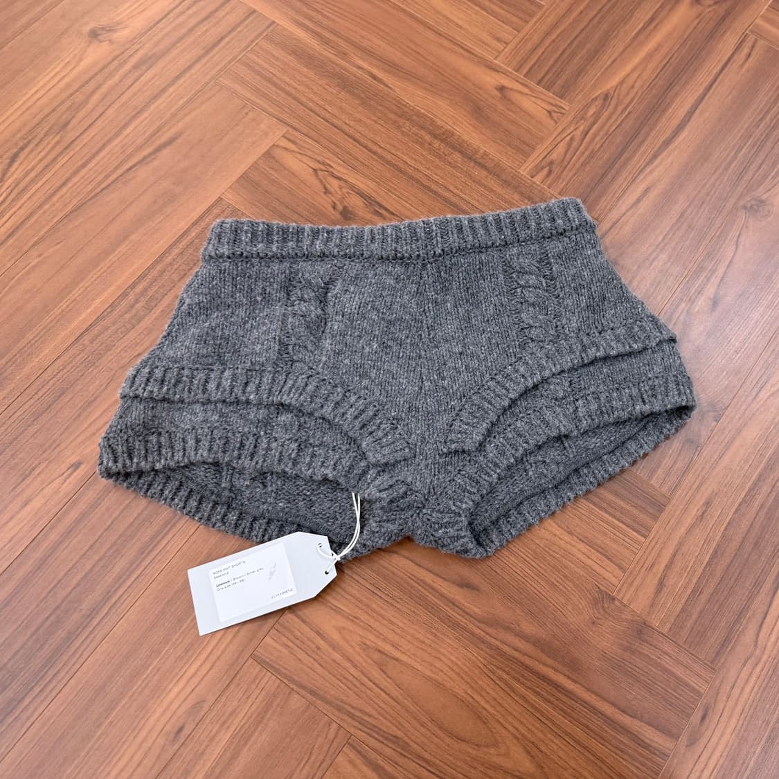 울리카상투스 니트 쇼츠 챠콜 상품이미지2