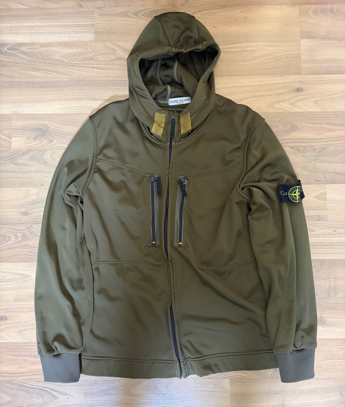 스톤아일랜드 소프트쉘 L 상품이미지1