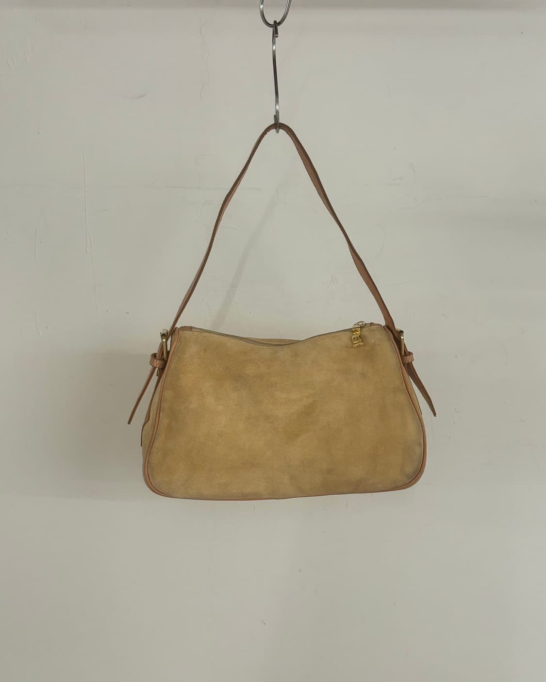 비비안 웨스트우드 베이지 스웨이드 숄더백 상품이미지4