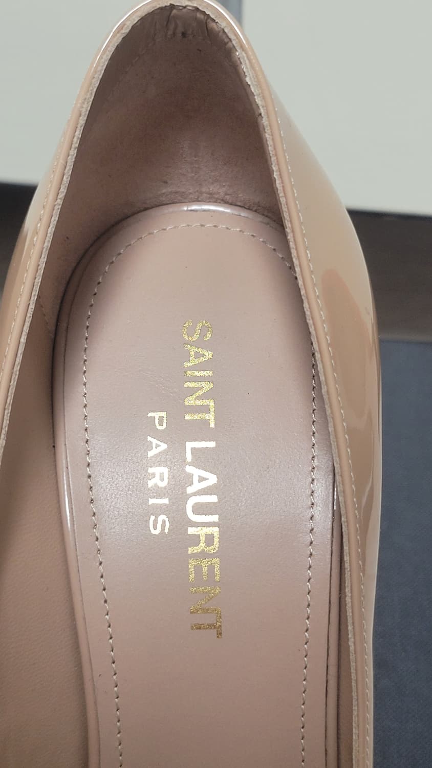 생로랑 ANJA 85 페이턴트 누드 36 사이즈 판매합니다. 상품이미지9