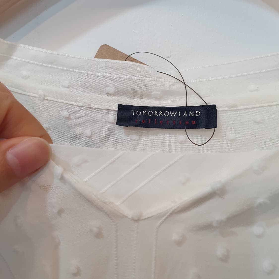 투모로우랜드 도트 언발 블라우스 상품이미지3