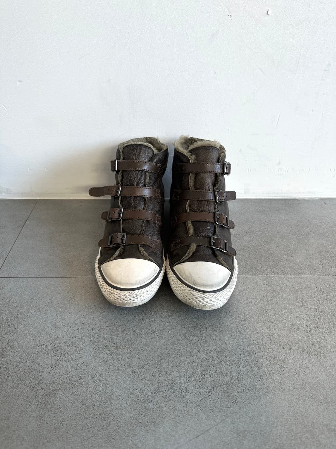 Ash 브라운 보아퍼 버클 하이탑 스니커즈 상품이미지2