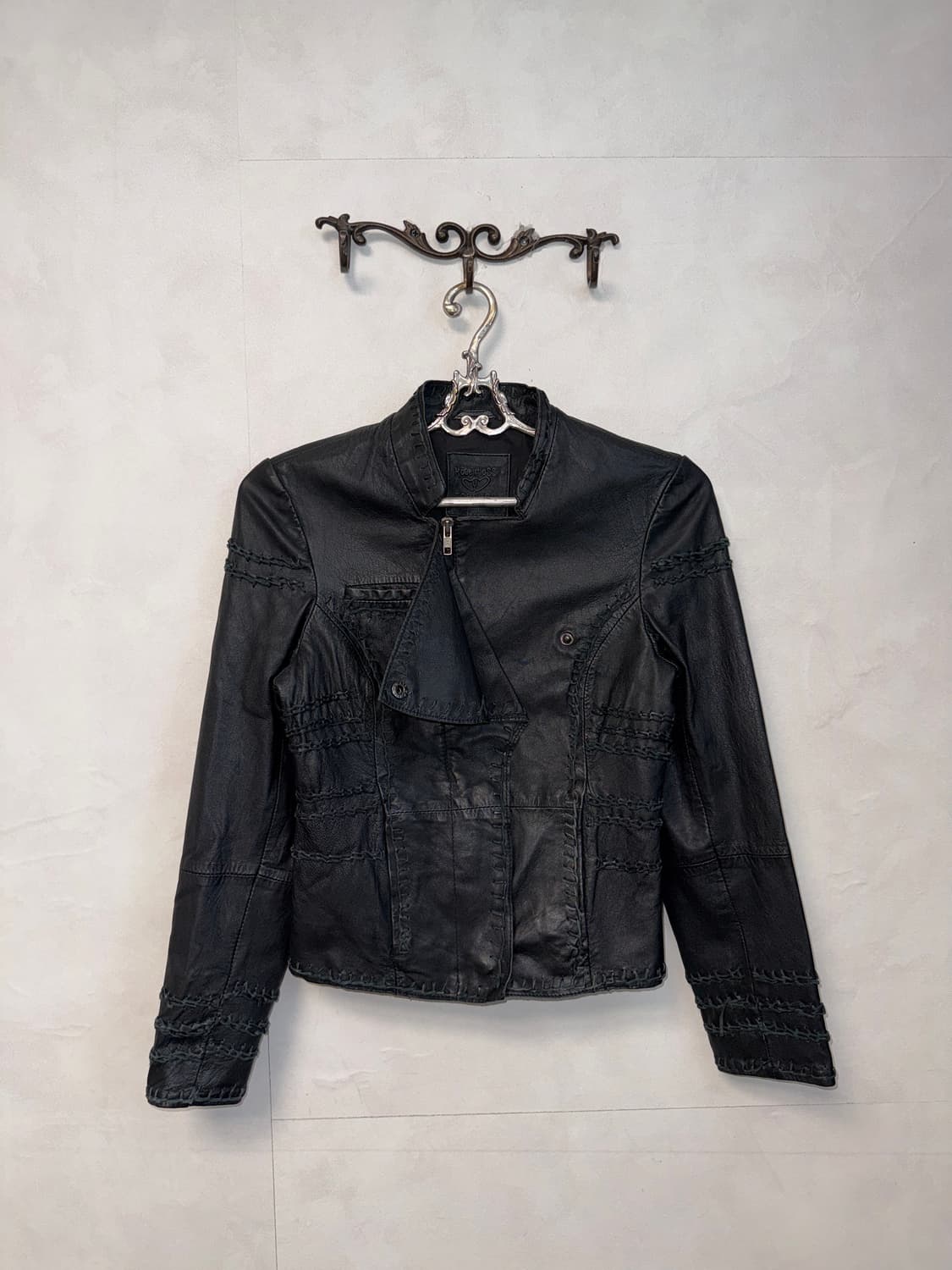 Black stitch ruffle lapel leather jacket 상품이미지2