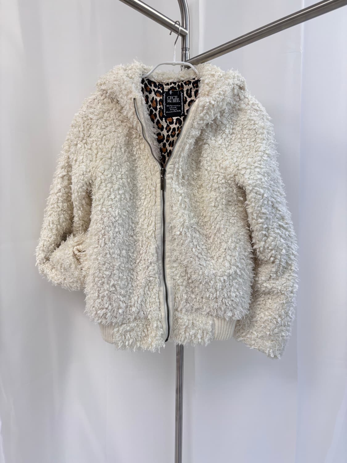 CECIL McBEE 뽀글이 호피 안감 점퍼 상품이미지1